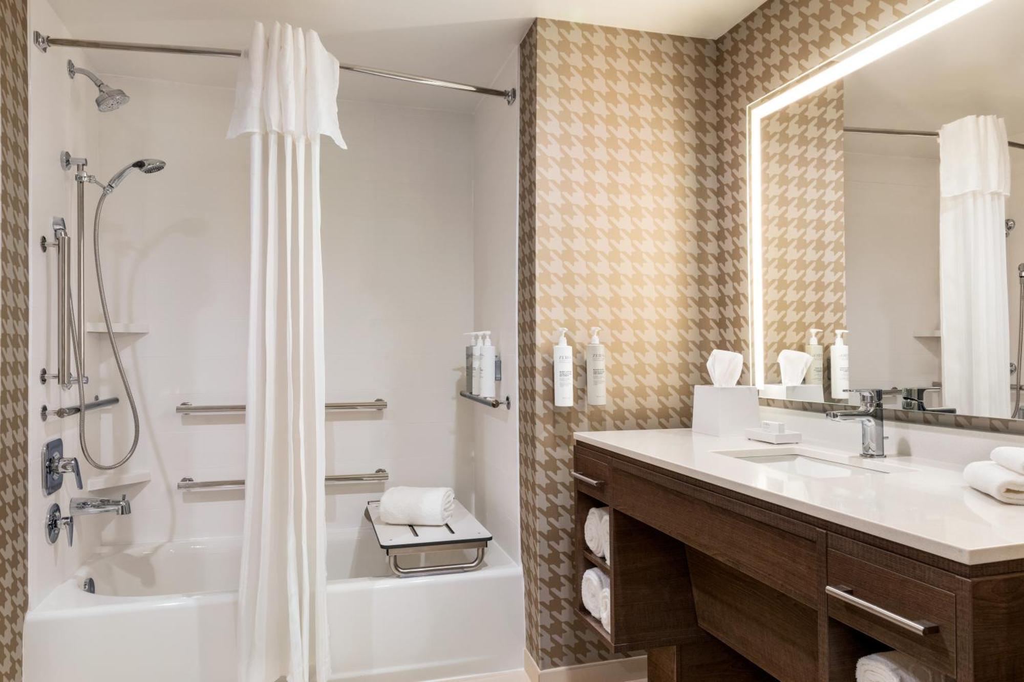 Home2 Suites By Hilton Milwaukee West West Allis Eksteriør billede